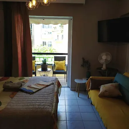 Cozy Studio, 1min From Kamara Apartman