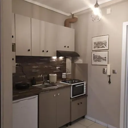 Cozy Studio, 1min From Kamara Apartament Saloniki